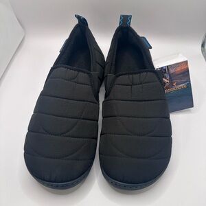 NWT RockDove Quilted Memory Foam Slippers Blk/Blue Men 10